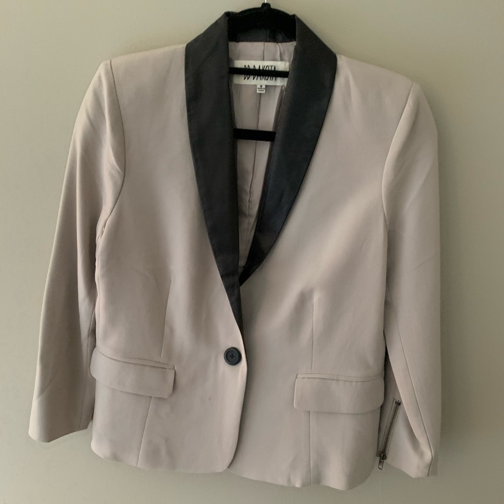 BB Dakota Blazer